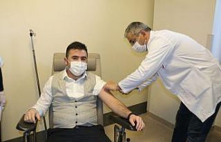 Korona virüs aşısı Yozgat’ta sağlık çalışanlarına...