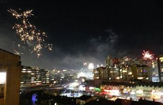 Kosova yeni yılı havai fişeklerle karşıladı