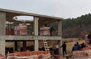 Köylüler imece usulü mescit yapıyor