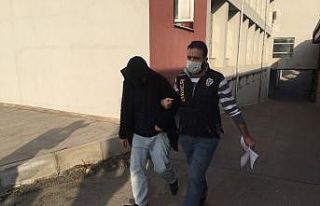 Kredi kartı bilgilerini kopyalayıp alışveriş...