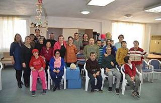 Kuşadası Belediye Tiyatrosu’na sosyal sorumluluk...