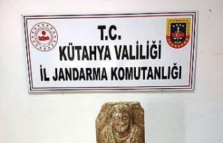 Kütahya’da Roma dönemine ait insan figürlü heykel...