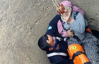 Kuyuya düşen vatandaşı itfaiye ekipleri kurtardı