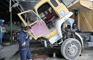 Makine İkmal tamir edip yeniliyor, Akdeniz Belediyesi...