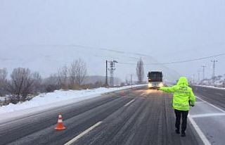 Malatya-Kayseri karayolu tırların geçişine kapatıldı