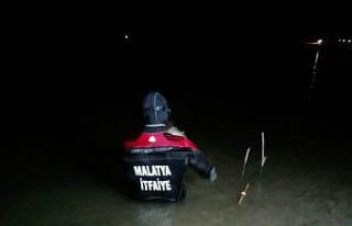 Malatya’da balıkçı teknesi alabora oldu: 1 kişi...