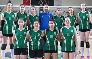 Manisa BBSK’lı küçük kızlar galibiyetle başladı