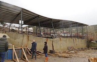 Manisa’da düğün salonu yağmur nedeniyle çöktü