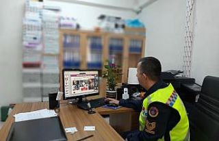 Manisa’da jandarmadan öğrencilere uzaktan trafik...