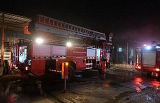 Manisa’da sanayi sitesinde korkutan yangın