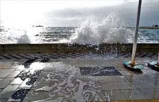 Marmara’da deniz ulaşımına fırtına engeli