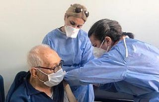 Marmaris Belediyesi Huzurevi sakinleri aşılandı