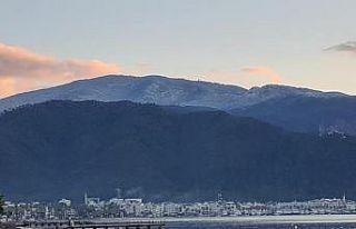 Marmaris’in yüksek kesimlerine kar yağdı