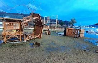 Marmaris’te fırtına sonrası çalışmalar sürüyor