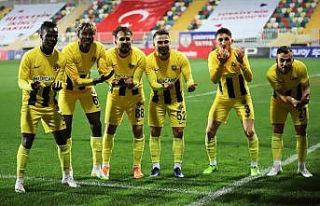 Menemen 7 maç sonra güldü
