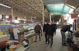 Menteşe Pazar yerinin uzay çatısı yenileniyor