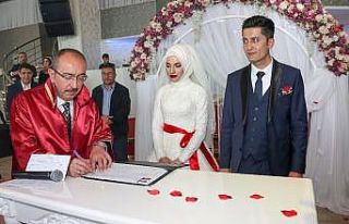 Meram’da 2 bin 341 çift mutluluğa ‘evet’ dedi
