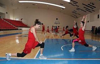 Mersin Büyükşehir GSK, Fenerbahçe maçı için...