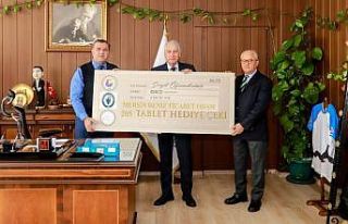 Mersin Deniz Ticaret Odasından öğrencilere tablet...