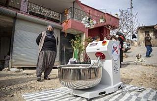 Mersin’de kadınlara hamur yoğurma makinesi desteği