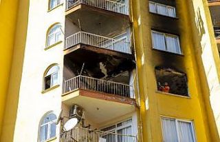 Mersin’de yangında zarar gören ailenin evinde...