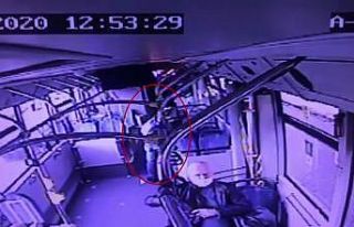 Metrobüste unutulan çantayı teslim etmek yerine...