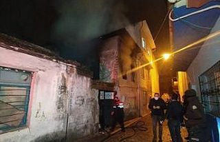 Metruk binada çıkan yangında içeride yanmış...