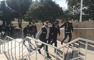 Midelerinden uyuşturucu çıktı