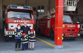 Minik itfaiyeciler iş başında