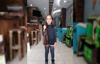 Minik Zeynep hiç kesilmeyen saçlarını lösemili...