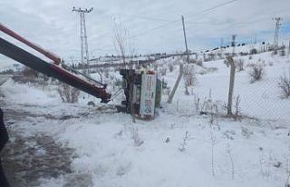 Mobil EBA aracı devrildi