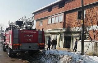 Mobilya bakım atölyesinde çıkan yangın korkuttu