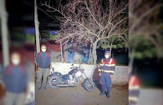 Motosiklet hırsızları kovalamaca sonucu yakalandı