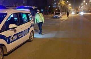 Motosiklet ile otomobil çarpıştı: 2 yaralı