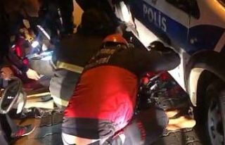 Motosiklet ile polis aracı çarpıştı: 1 yaralı