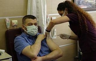 Muş’ta sağlık çalışanlarına ilk korona virüs...