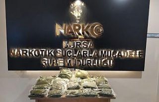 Narkotik ekipleri 15 kilo uyuşturucu ele geçirdi