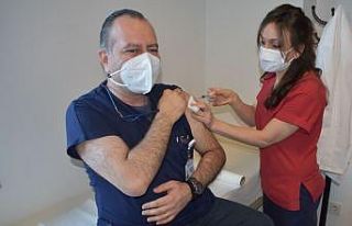 OFM’de sağlık çalışanlarına aşılama başladı