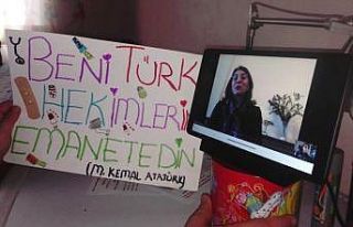 Öğrencilerle buluşan Bilim Kurulu Üyesi Prof....