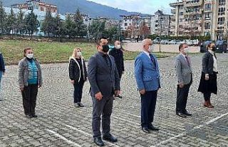 Okul özlemini İstiklal Marşı ile giderdiler