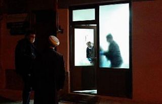 Önce güvenlik kamerası ve musluklar şimdi de semaveri...