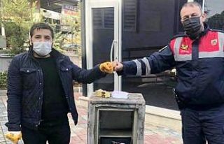 Önce sepetli motosikleti, sonra kasayı çaldılar