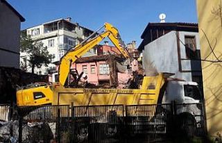 Osmangazi’de yanan binaya anında müdahale