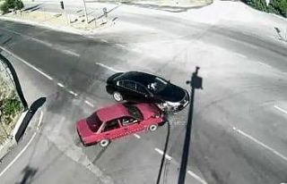 Osmaniye’deki trafik kazaları kameralara yansıdı
