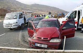 Otomobil ile pikap çarpıştı: 1 yaralı