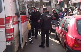 Otomobile çarpan motosikletli yaralandı