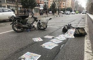Otomobilin çarptığı gazete dağıtıcısı hayatını...