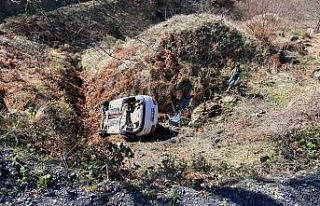 Otomobille uçurumdan uçtu, burnu bile kanamadı