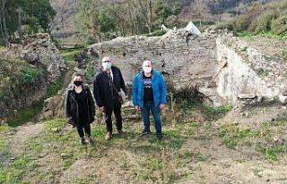 Özbey, Çobakale kazı alanını gezdi
