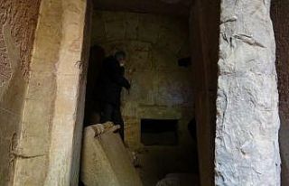 (Özel) 2500 yıllık mezar oda gizemini koruyor